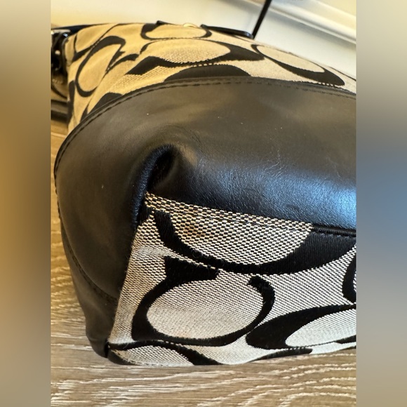 Coach 🚨CLEAN OUT monogram soft black leather trim shoulder/crossbody bag. EUC - Picture 14 of 16
